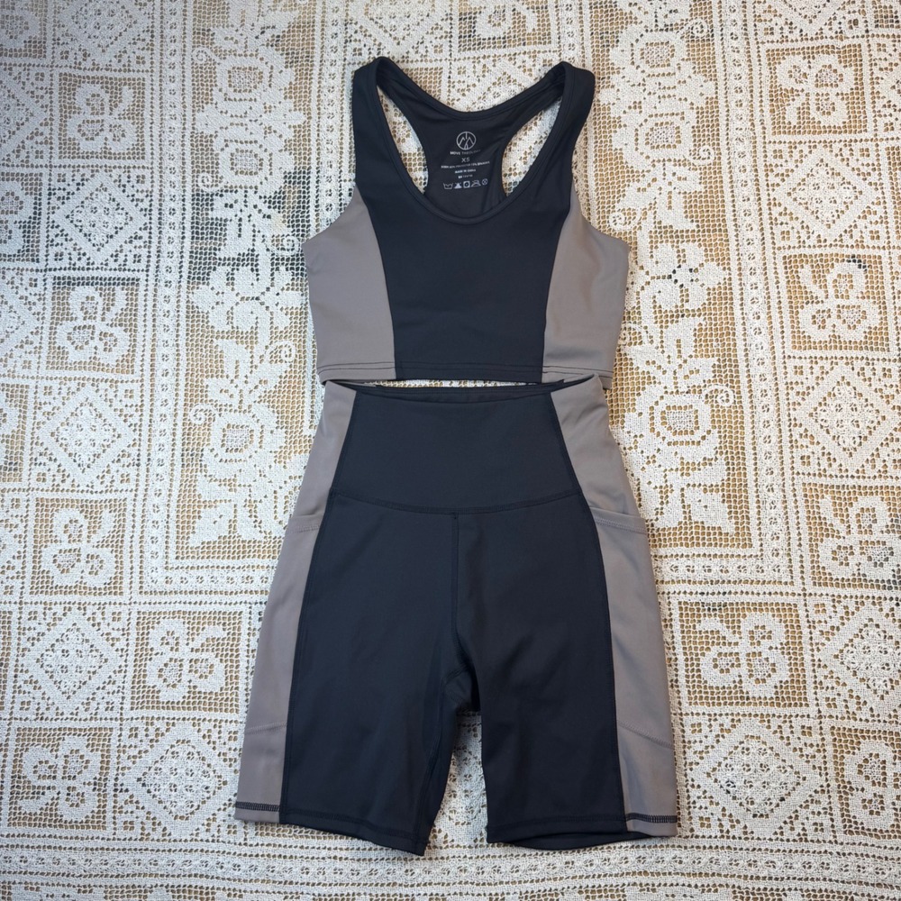 Move Theology Matching Athletic Set Sports Bra & Biker Shorts Black Two Tone Xs